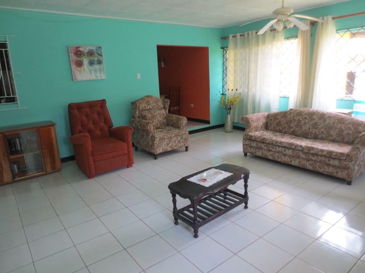 Chateau Yellow Mandeville Exterior foto